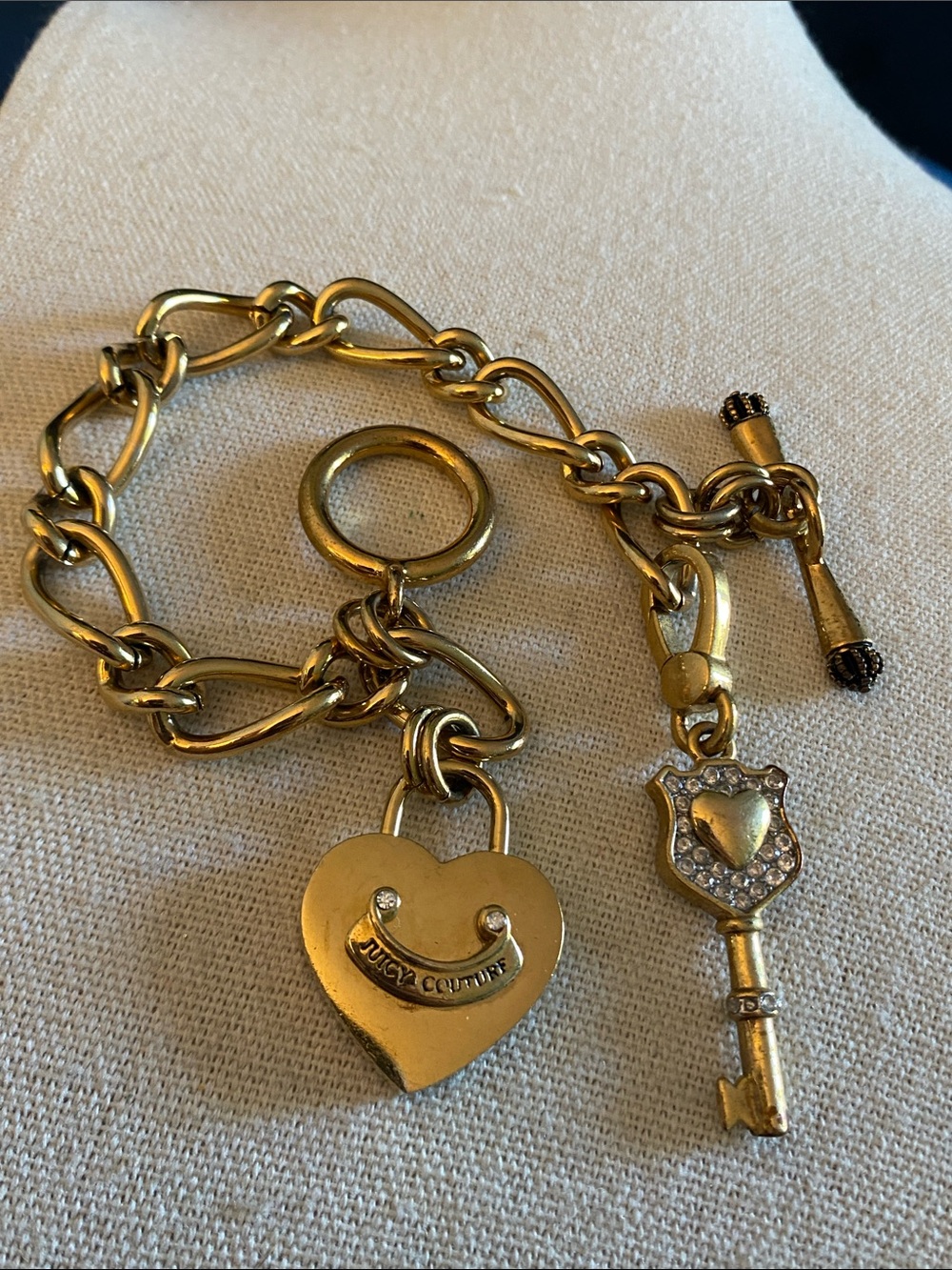Juicy Couture Gold Tone Heart Lock & Key Charm Bracelet 7.5”